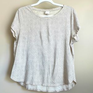 Light polka dot tshirt